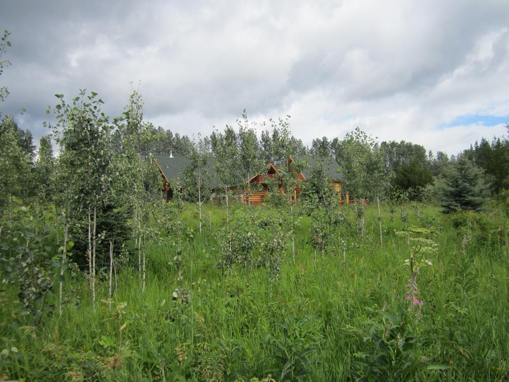Ldr Lodge - Last Dollar Ranch Смитърс Екстериор снимка