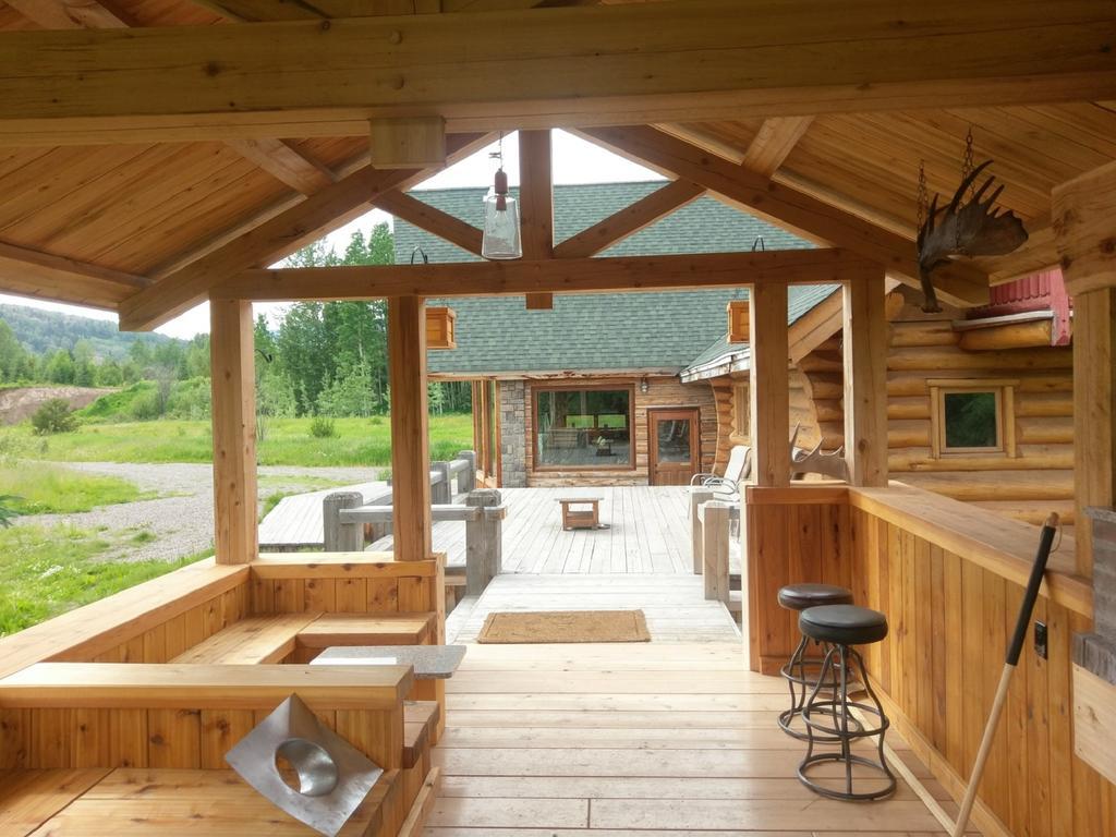 Ldr Lodge - Last Dollar Ranch Смитърс Екстериор снимка