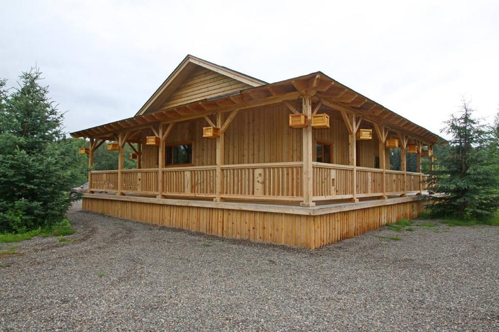 Ldr Lodge - Last Dollar Ranch Смитърс Екстериор снимка