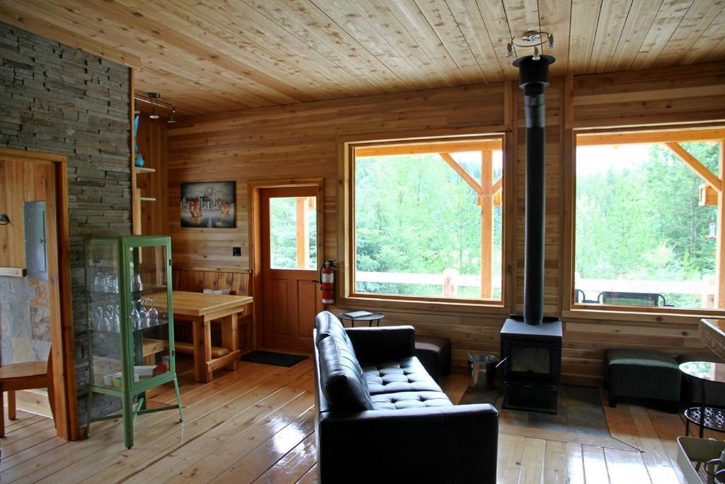 Ldr Lodge - Last Dollar Ranch Смитърс Екстериор снимка