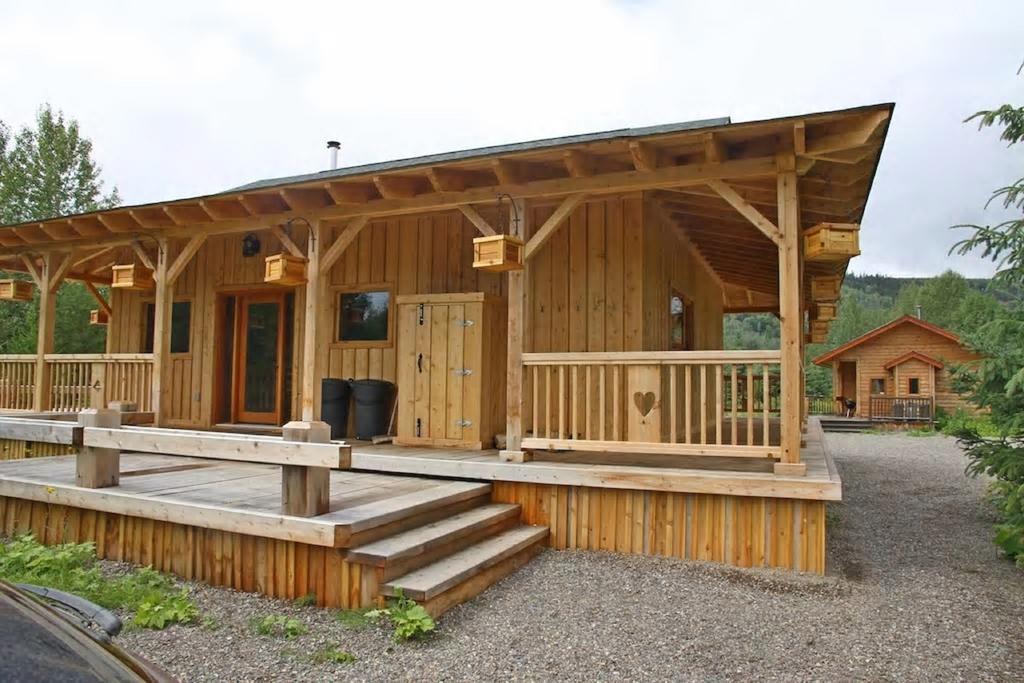 Ldr Lodge - Last Dollar Ranch Смитърс Екстериор снимка